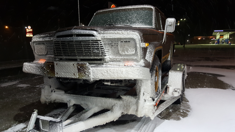 Illustration for article titled Towing An Old Jeep Through An Ice Storm With A 707 HP Jeep Grand Cherokee Trackhawk Was Truly Terrifying
